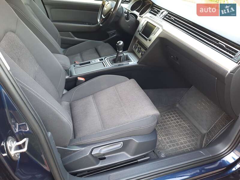 Универсал Volkswagen Passat 2015 в Радивилове