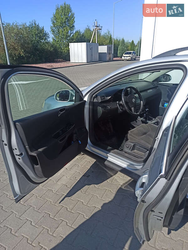 Универсал Volkswagen Passat 2005 в Житомире фото 3 Универсал Volkswagen Passat 2005 в Житомире
