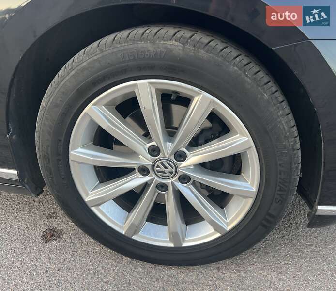 Универсал Volkswagen Passat 2015 в Житомире