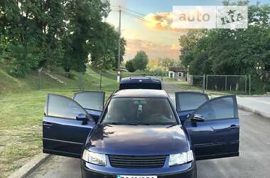 Седан Volkswagen Passat 1999 в Галичі