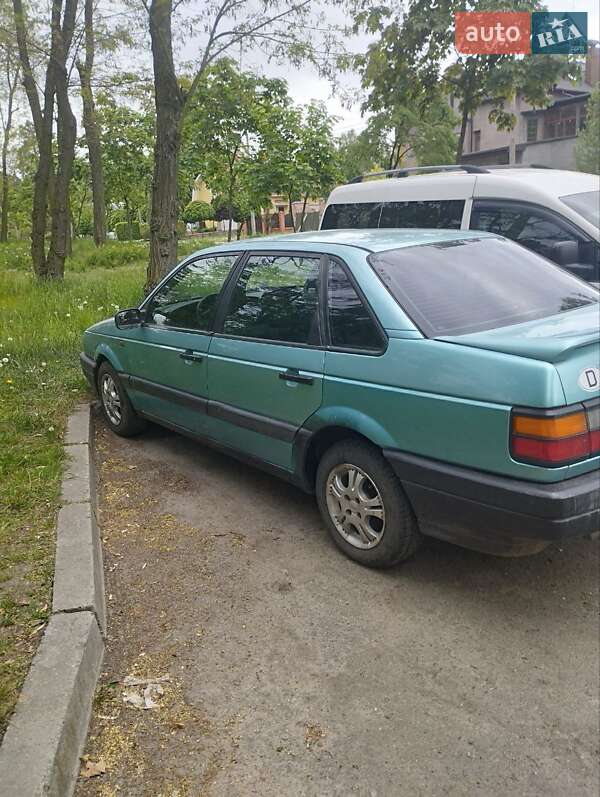 Седан Volkswagen Passat 1992 в Киеве