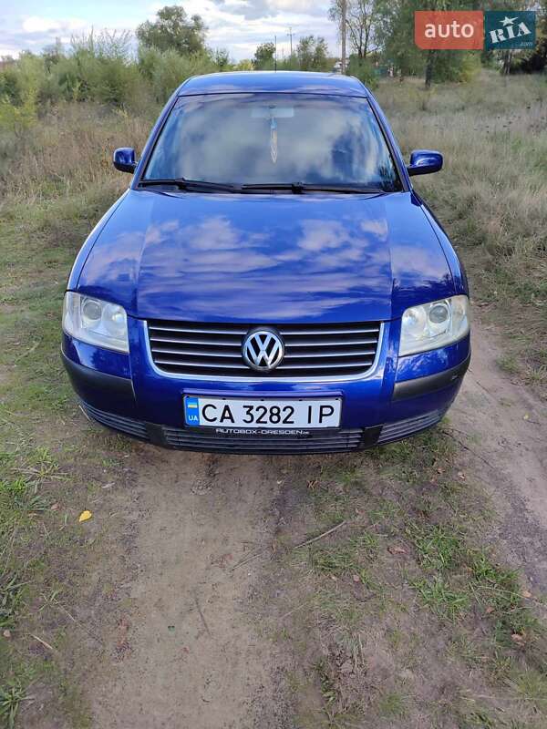 Седан Volkswagen Passat 2002 в 