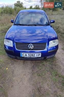 Седан Volkswagen Passat 2002 в 