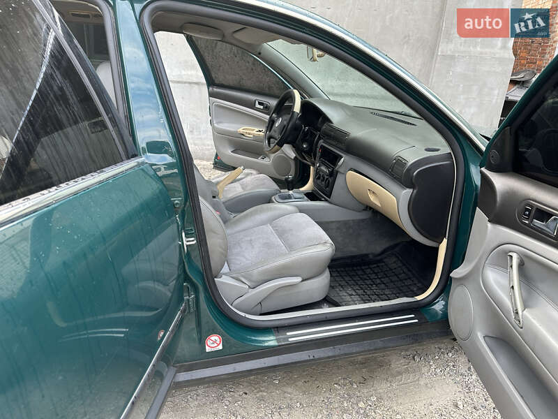 Универсал Volkswagen Passat 2001 в Харькове
