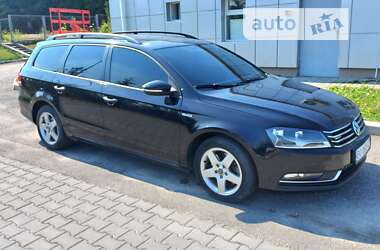 Універсал Volkswagen Passat 2011 в Збаражі