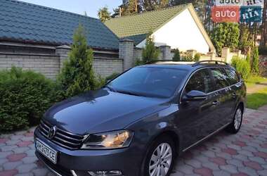 Універсал Volkswagen Passat 2013 в Одесі