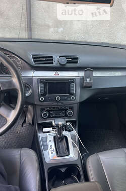 Седан Volkswagen Passat 2010 в 