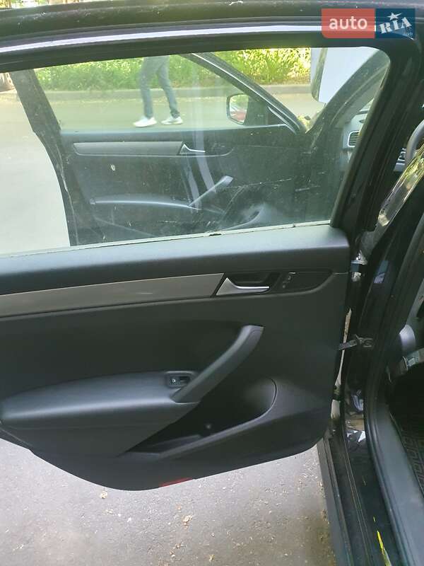 Седан Volkswagen Passat 2014 в Одессе