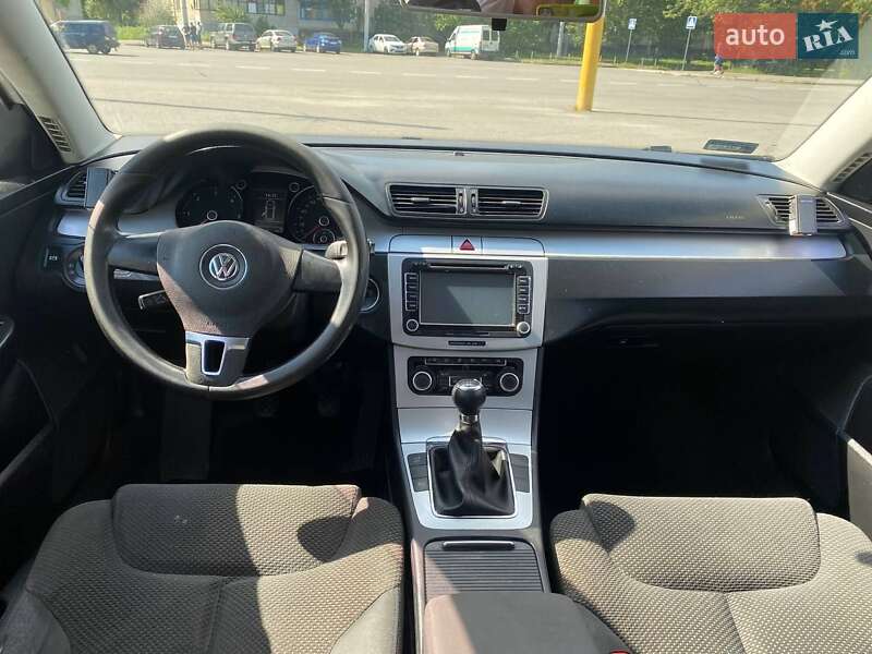 Универсал Volkswagen Passat 2010 в Харькове