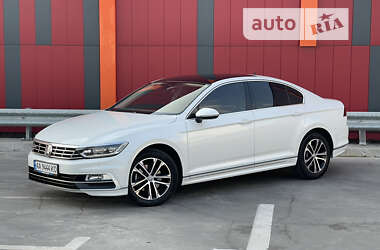 Седан Volkswagen Passat 2018 в Киеве