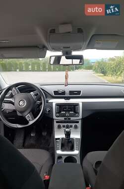 Универсал Volkswagen Passat 2013 в Жовкве