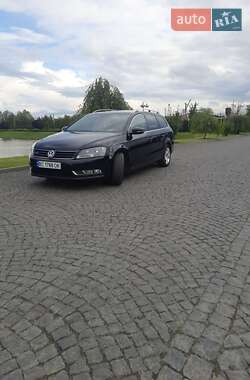 Универсал Volkswagen Passat 2013 в Жовкве