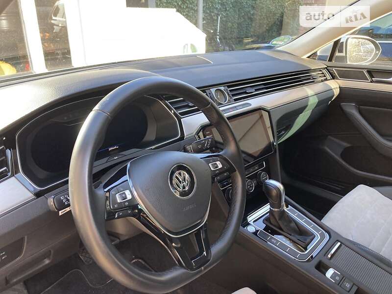 Универсал Volkswagen Passat 2019 в Луцке