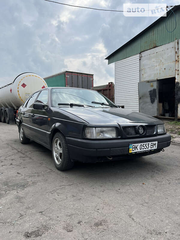 Седан Volkswagen Passat 1989 в 