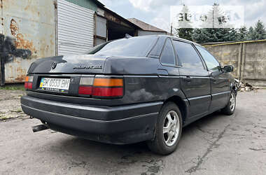 Седан Volkswagen Passat 1989 в 