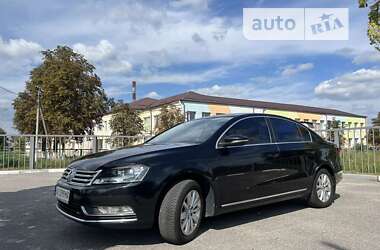 Седан Volkswagen Passat 2014 в Києві