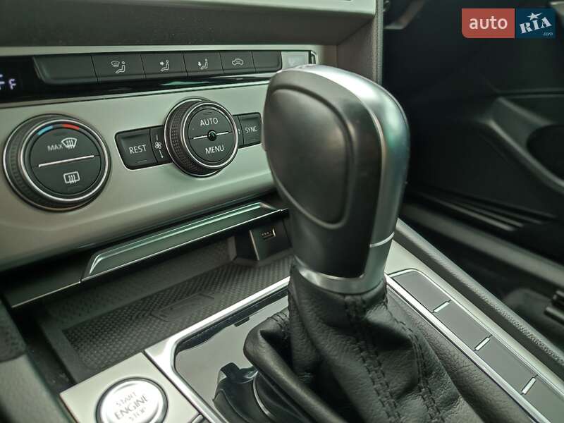 Універсал Volkswagen Passat 2017 в Вишгороді