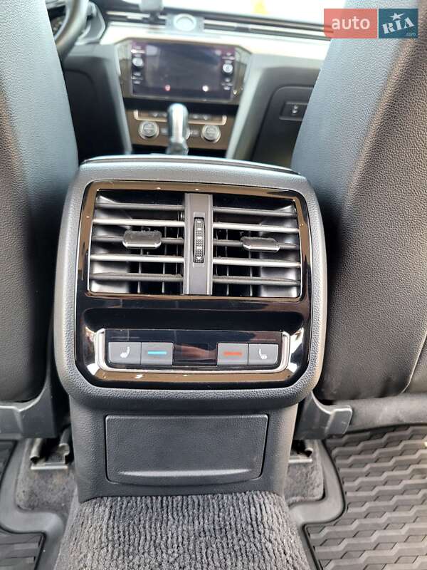 Универсал Volkswagen Passat 2017 в Ужгороде фото 13 Универсал Volkswagen Passat 2017 в Ужгороде
