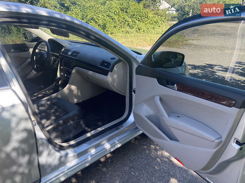 Седан Volkswagen Passat 2014 в Киеве