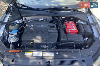 Седан Volkswagen Passat 2014 в Києві