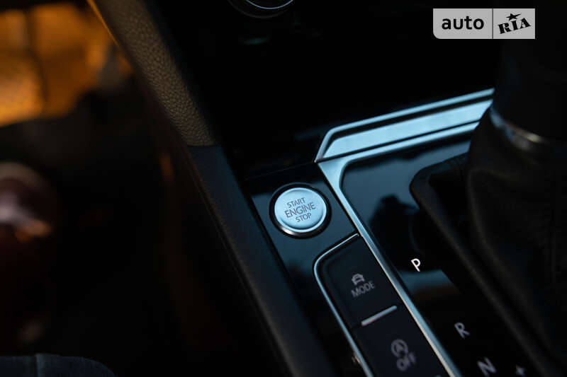 Седан Volkswagen Passat 2017 в Львове