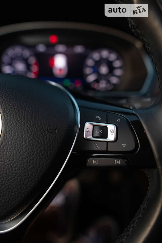 Седан Volkswagen Passat 2017 в Львове