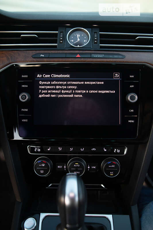 Седан Volkswagen Passat 2017 в Львове