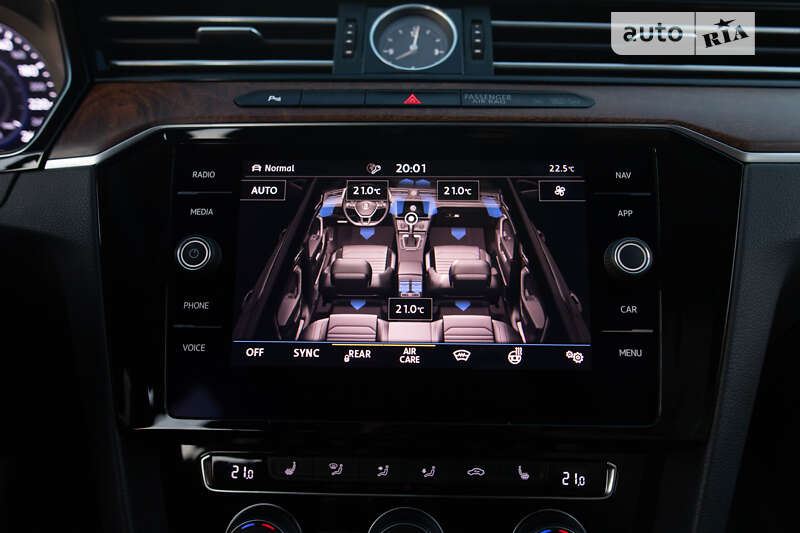 Седан Volkswagen Passat 2017 в Львове