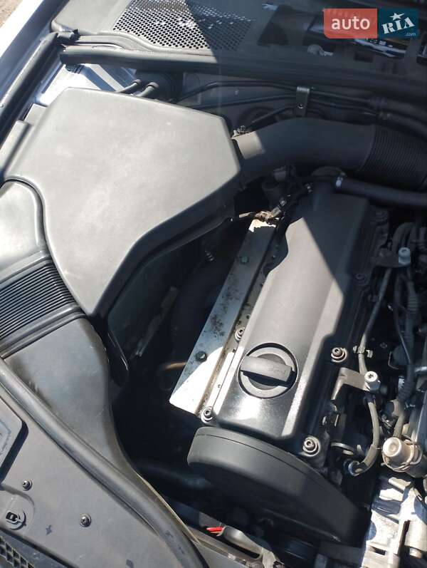 Універсал Volkswagen Passat 2001 в Бурштині