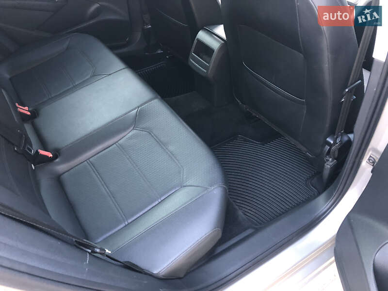 Седан Volkswagen Passat 2011 в Прилуках