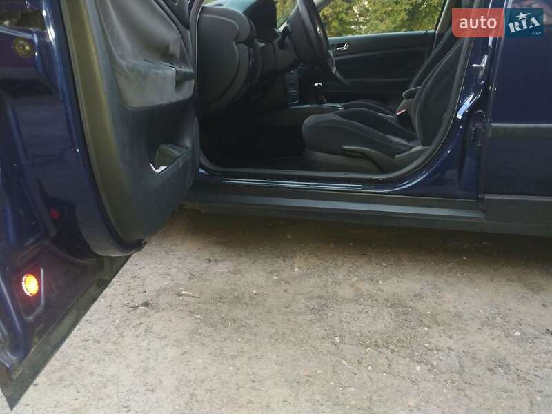 Універсал Volkswagen Passat 2002 в Харкові