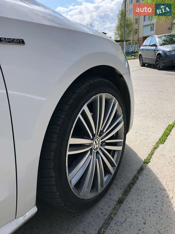 Седан Volkswagen Passat 2015 в Днепре