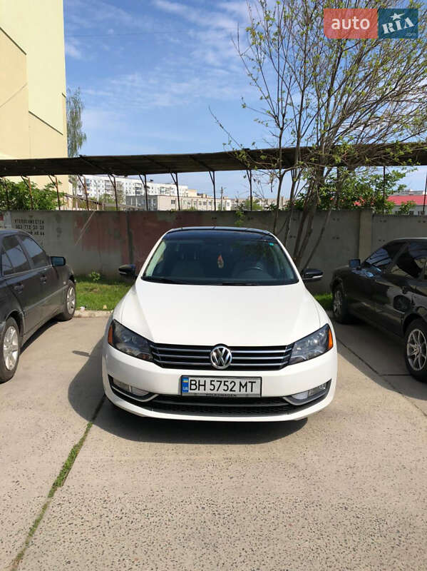 Седан Volkswagen Passat 2015 в Днепре