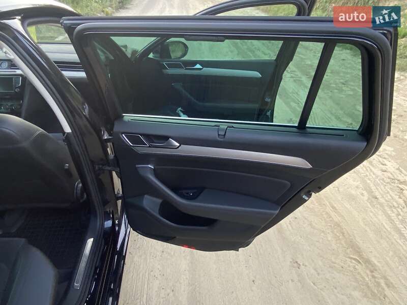 Універсал Volkswagen Passat 2015 в Львові