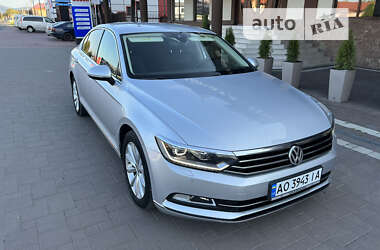 Седан Volkswagen Passat 2017 в Тячеве