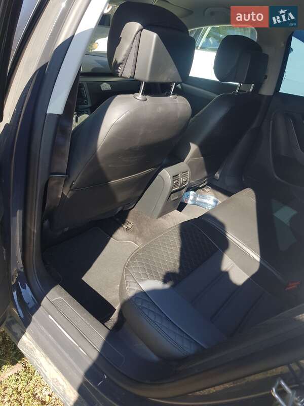 Універсал Volkswagen Passat 2013 в Харкові
