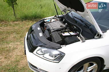 Универсал Volkswagen Passat 2011 в 