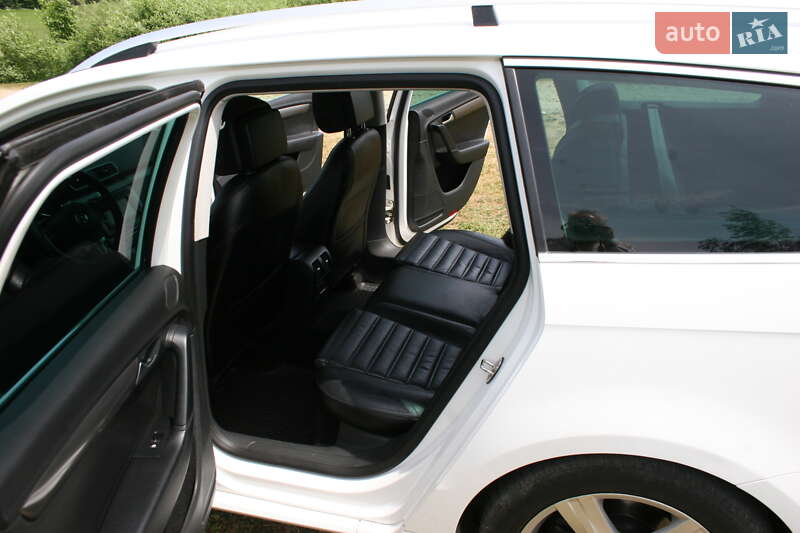 Универсал Volkswagen Passat 2011 в Черновцах