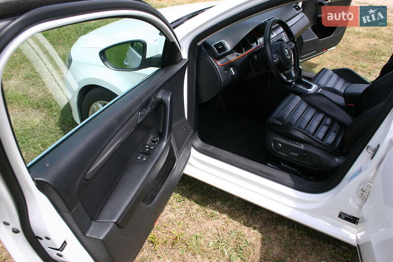 Универсал Volkswagen Passat 2011 в Черновцах