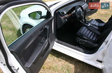Универсал Volkswagen Passat 2011 в 