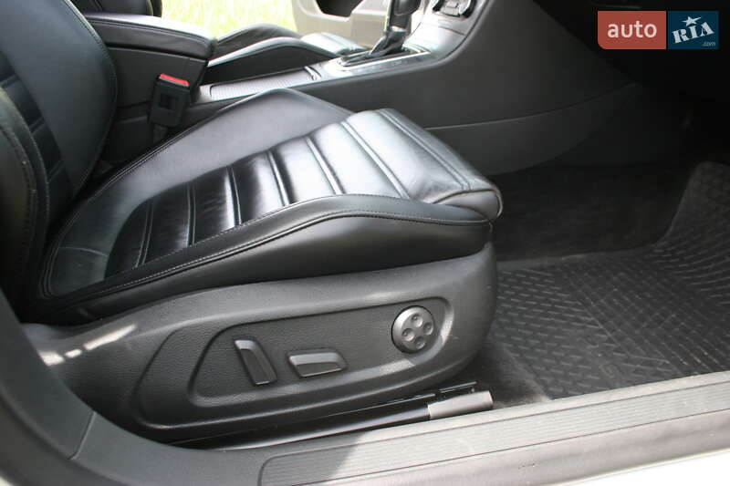 Универсал Volkswagen Passat 2011 в Черновцах