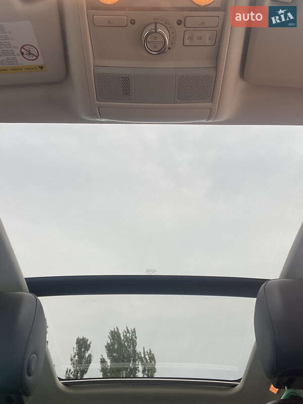 Універсал Volkswagen Passat 2013 в Одесі