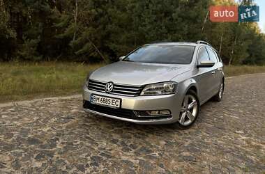 Універсал Volkswagen Passat 2011 в Охтирці