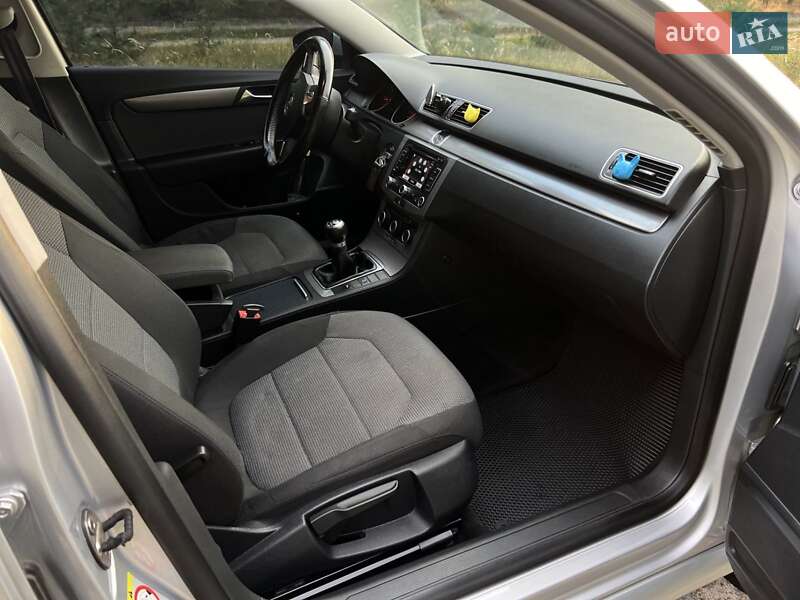 Универсал Volkswagen Passat 2011 в Львове