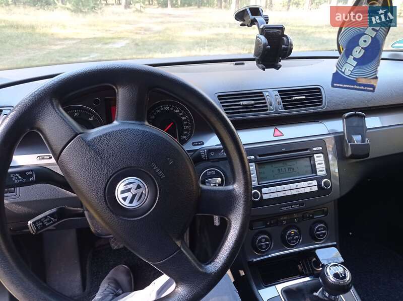 Седан Volkswagen Passat 2008 в Лебедині