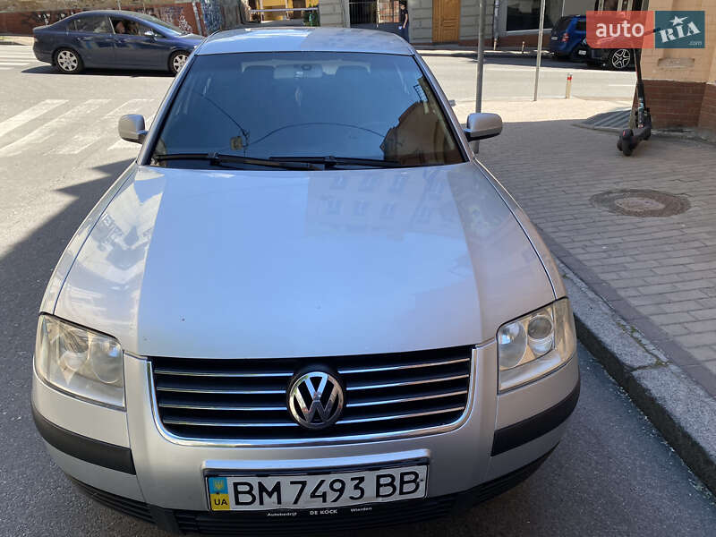 Седан Volkswagen Passat 2002 в Киеве