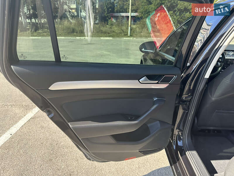 Універсал Volkswagen Passat 2017 в Запоріжжі