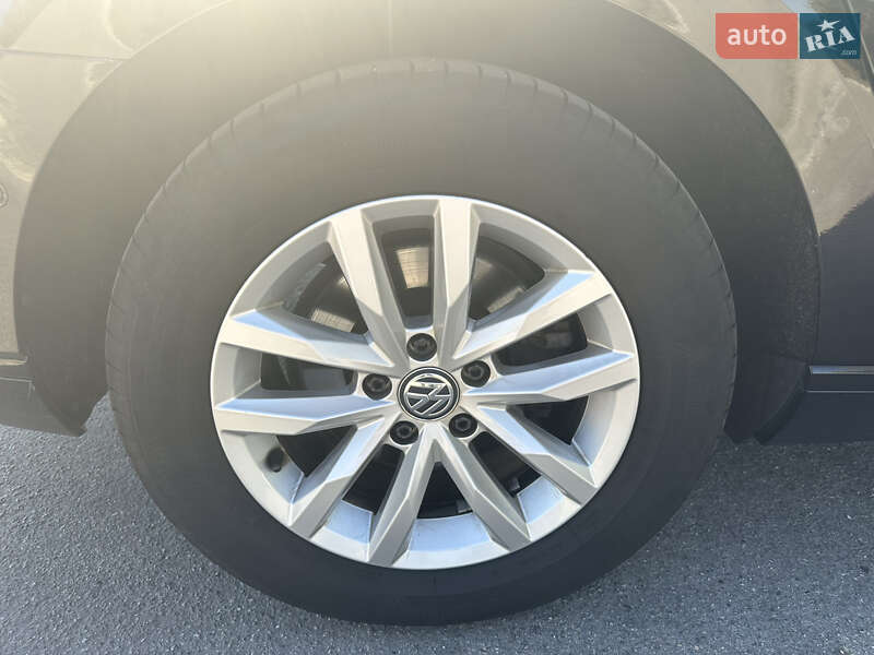 Універсал Volkswagen Passat 2017 в Запоріжжі