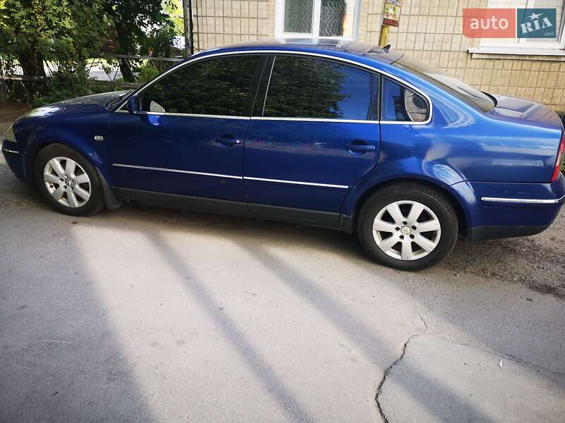 Седан Volkswagen Passat 2000 в Звягелі