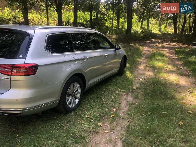 Универсал Volkswagen Passat 2017 в Мурованых Куриловцах